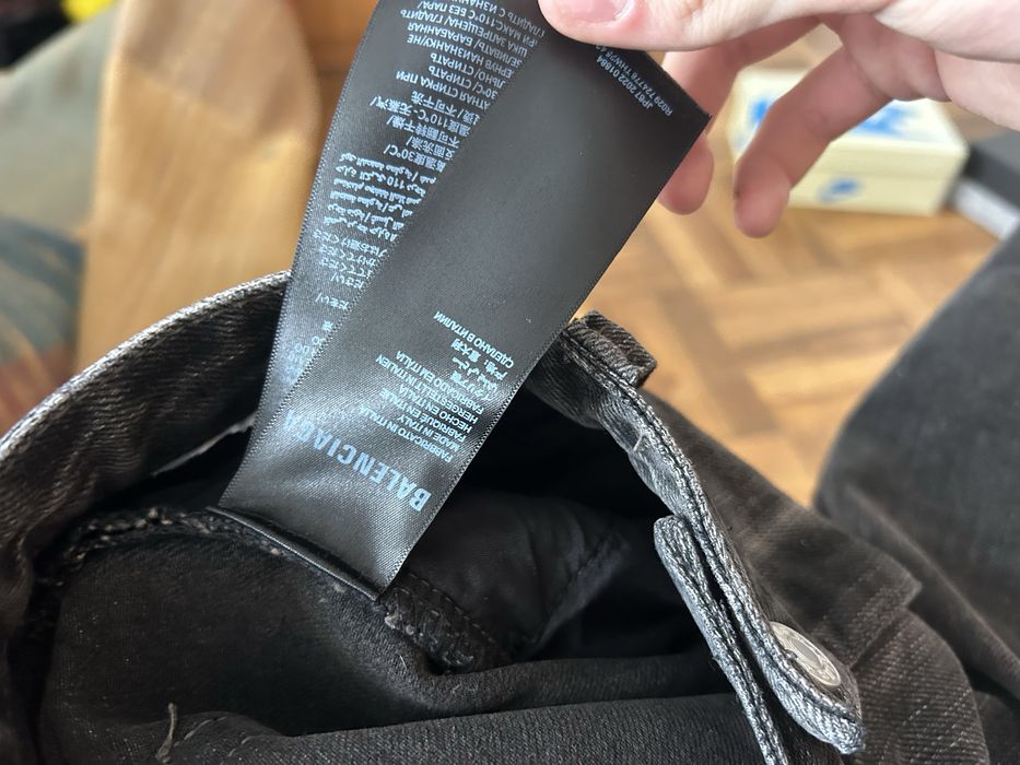 blugi flared balenciaga