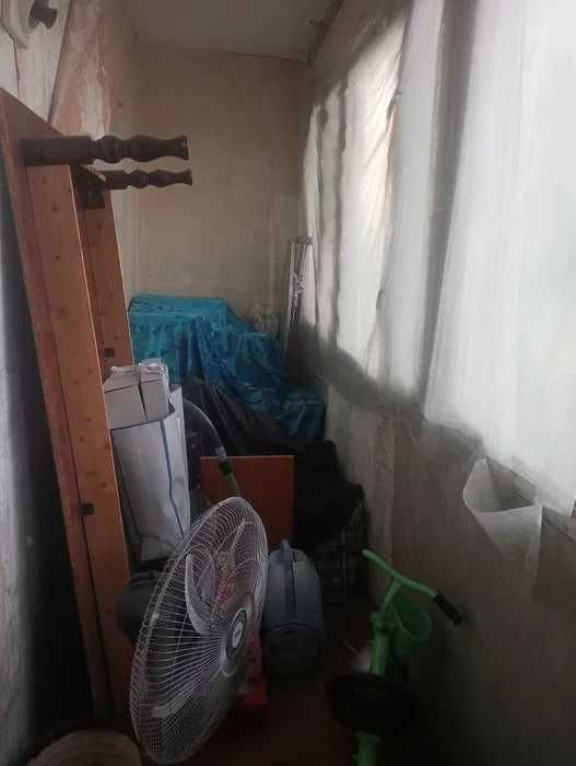 Продаётся квартира Шахристанский 1 ком галарейний дом 3 етаж 42 м2