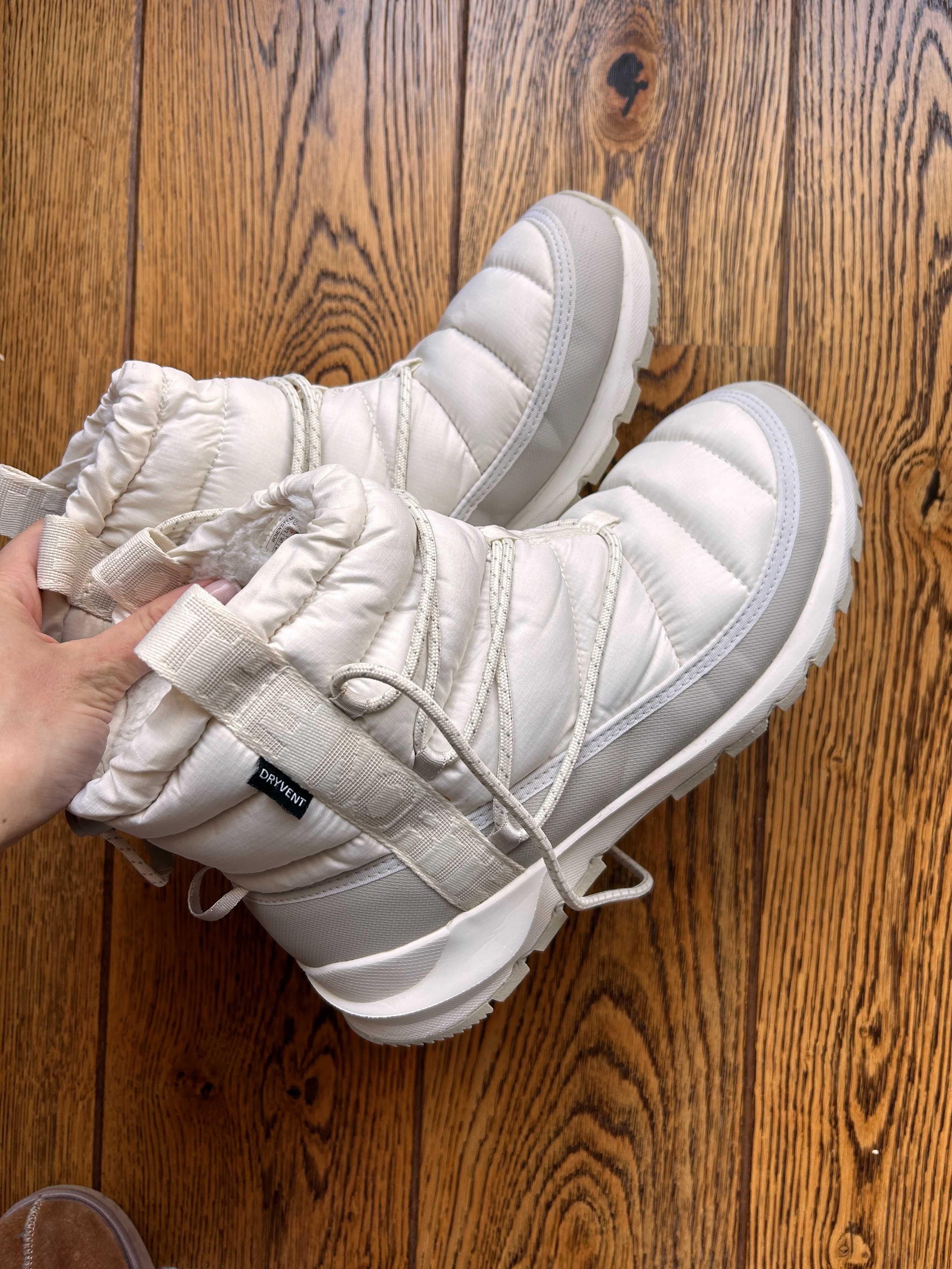 The North Face Апрески Thermoball Lace Up - Бежови