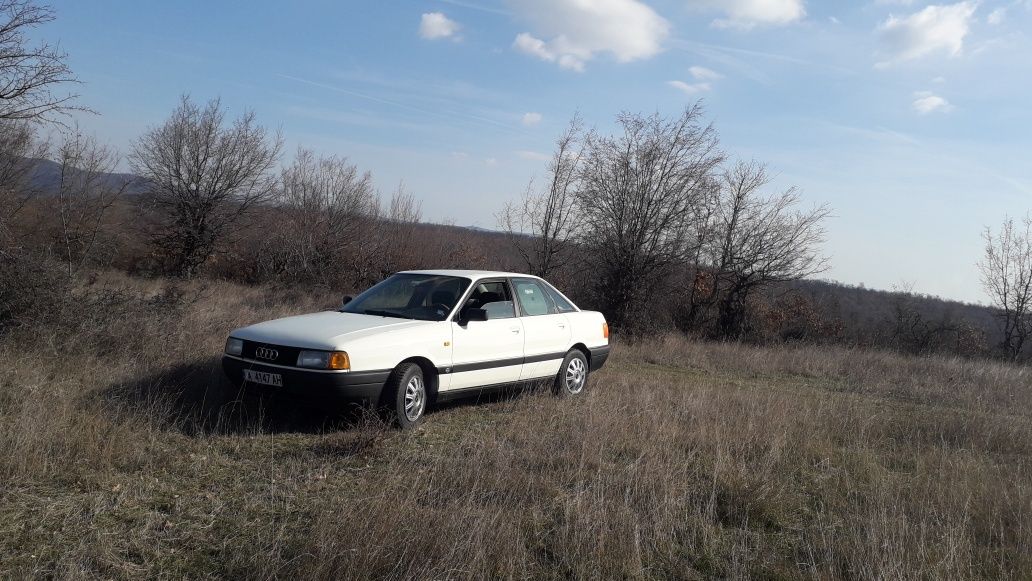 Продавам Ауди 80 b3