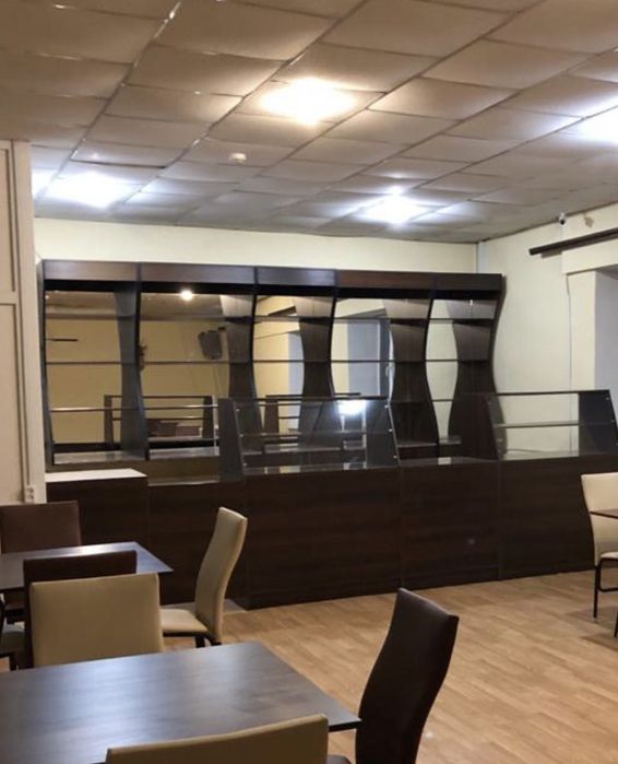 Мебель, витрина для кафе, магазина