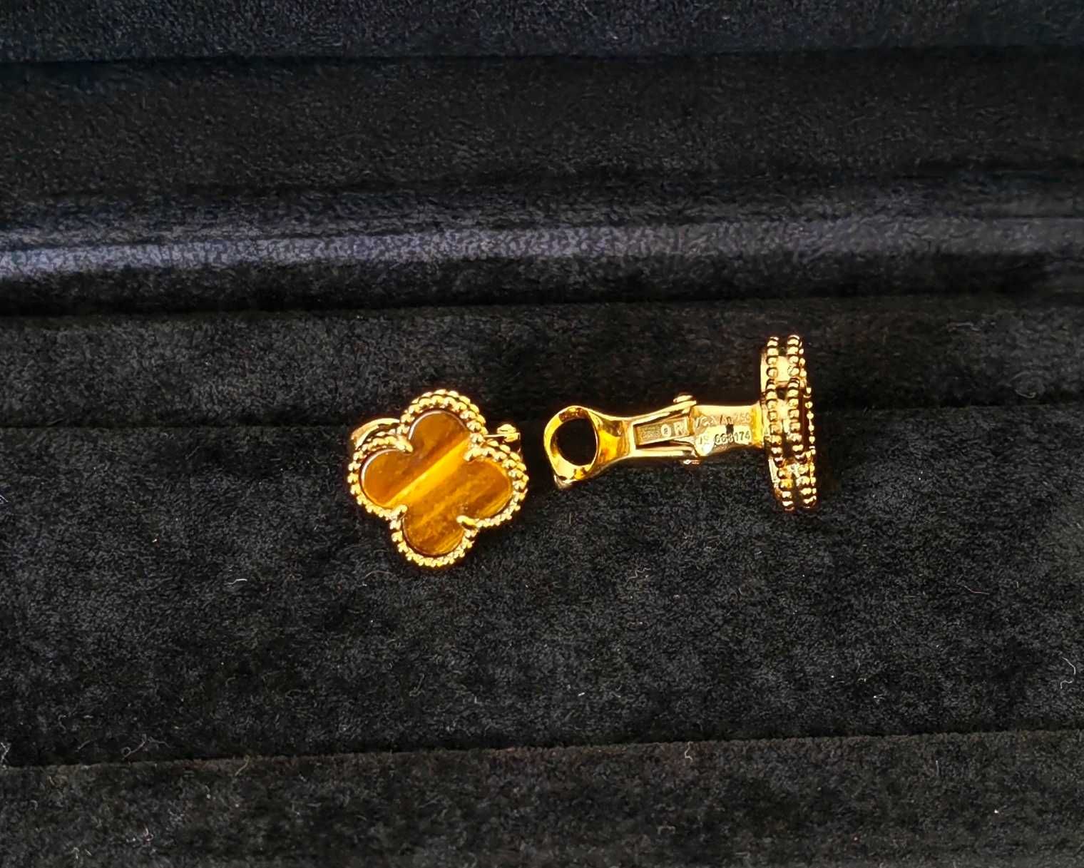 Златни обеци с тигрово око - Van Cleef & Arpels VCA Vintage Alhambra