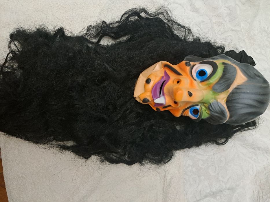 Vand masti pentru revelion