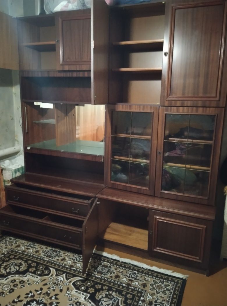 Шкаф б/у,продам срочно
