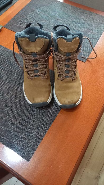 Маратонки Адидас и зимни обувки от Декатлон