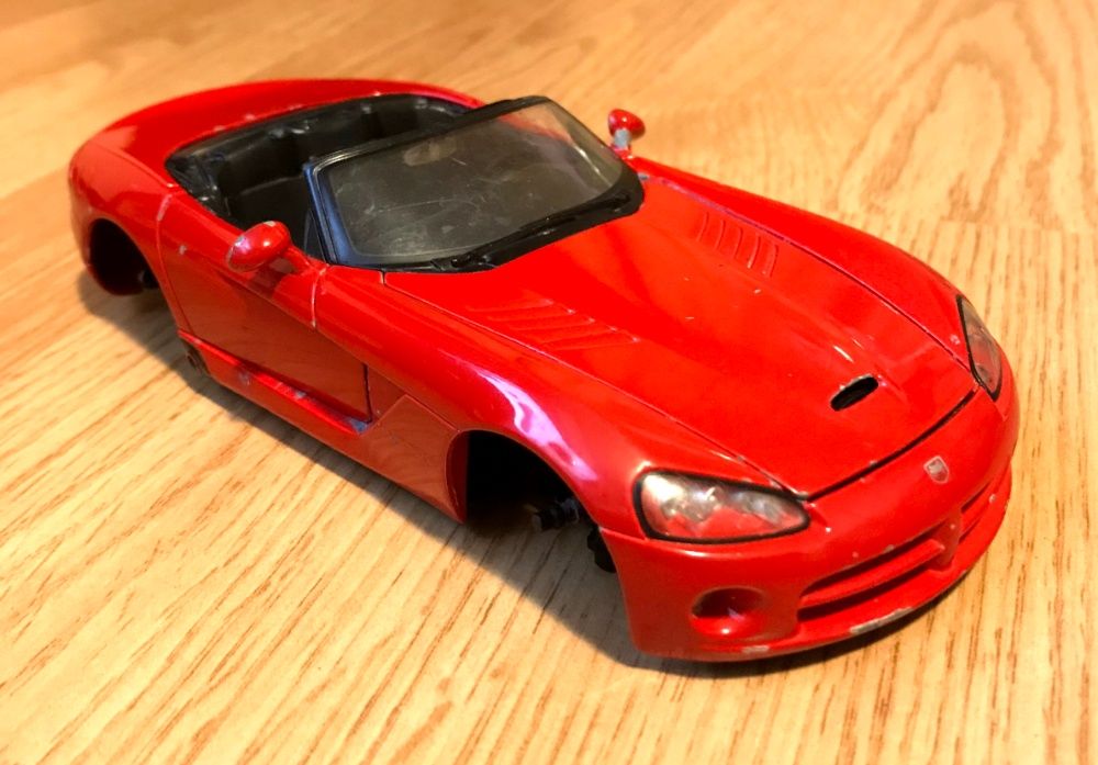 Macheta Auto Dodge Viper Metalica1 24 - Maisto