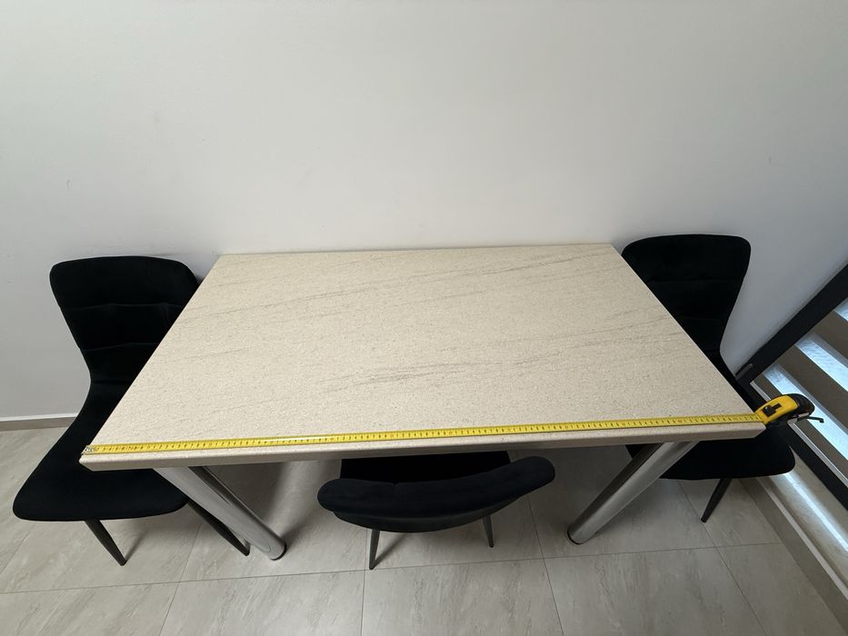 Masa bucatarie+3 scaune catifea