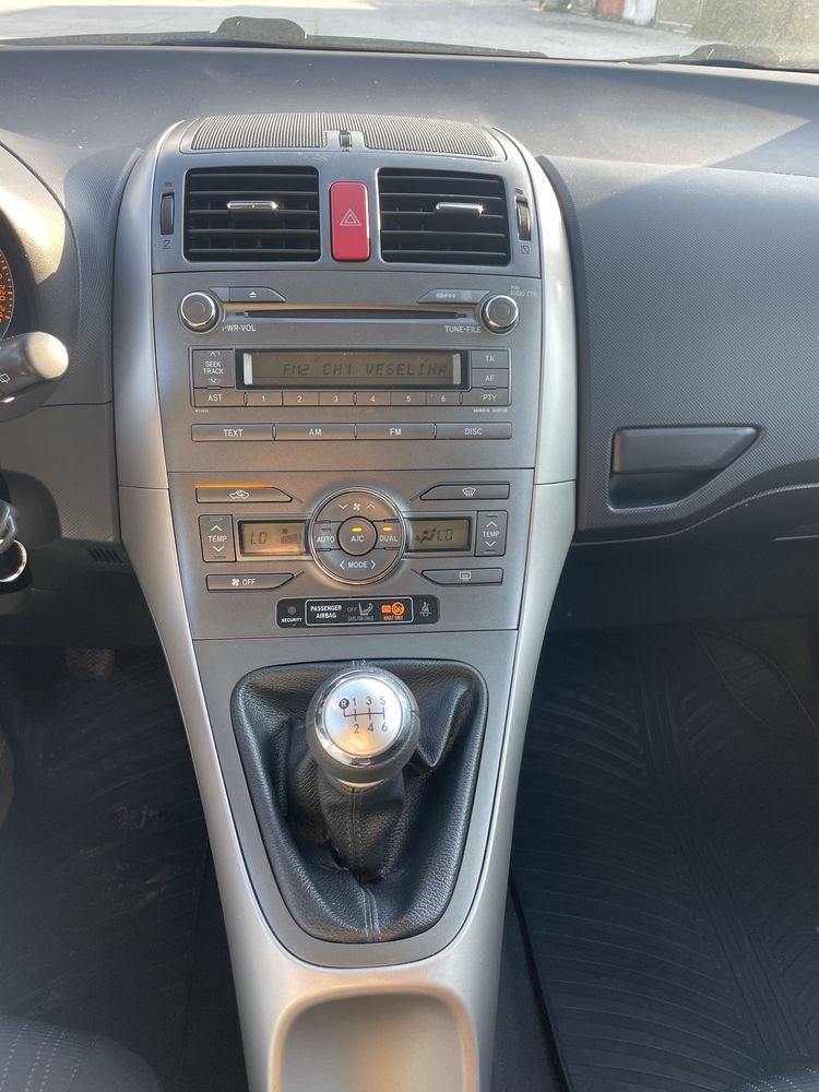 TOYOTA Auris 1.4D-4D Уникат
