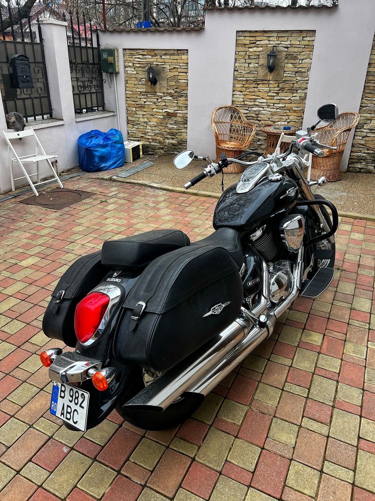 Suzuki Intruder C800