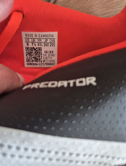 Футболни обувки - стоножки, "Адидас предатор", номер 41 и 1/3