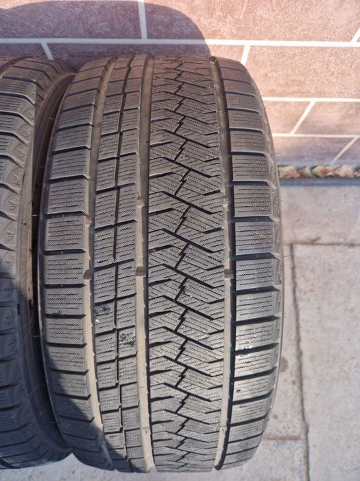 Зимние резины на 245x40x19 Triangle