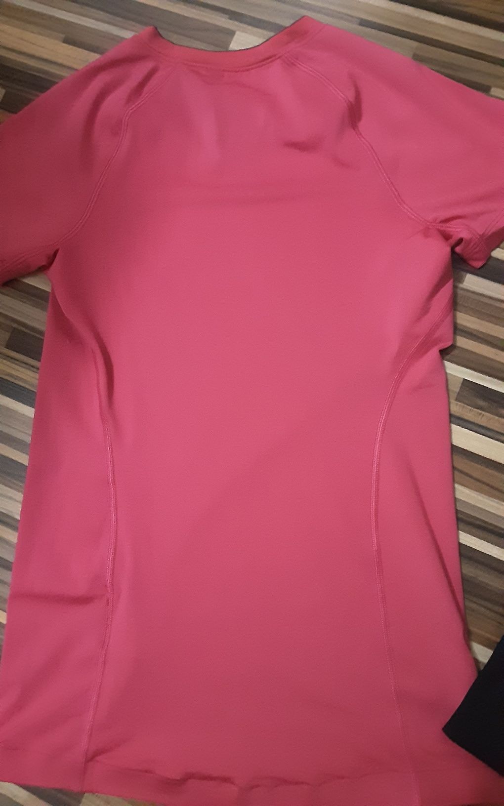 (S) NIKE PRO оригинални къси клинове (35лв) и тениски (30лв)
