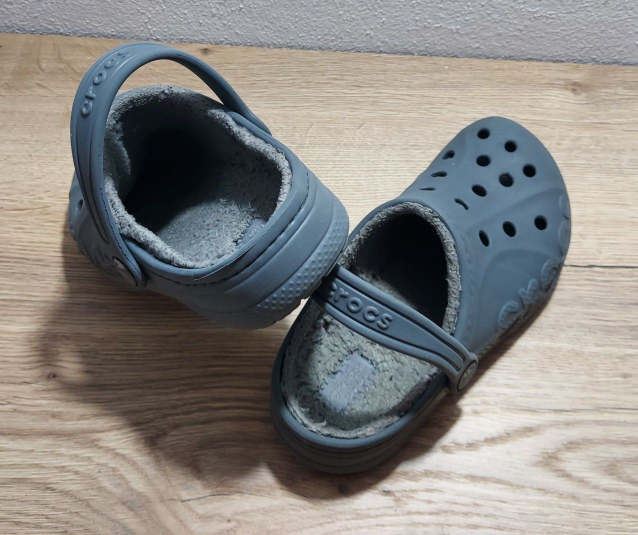 Saboți imblăniti CROCS J2, papuci toamnă iarnă mărimea 33-34 EU unisex