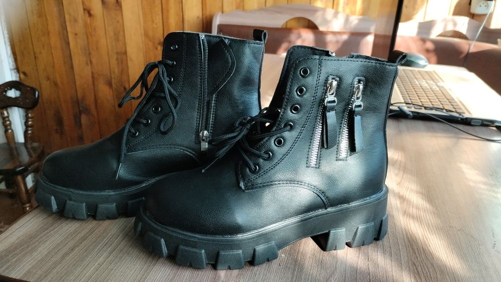 Ботинки демисезонные, новые