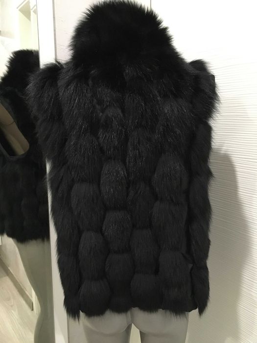 Елек с естествен косъм лисица е черно L