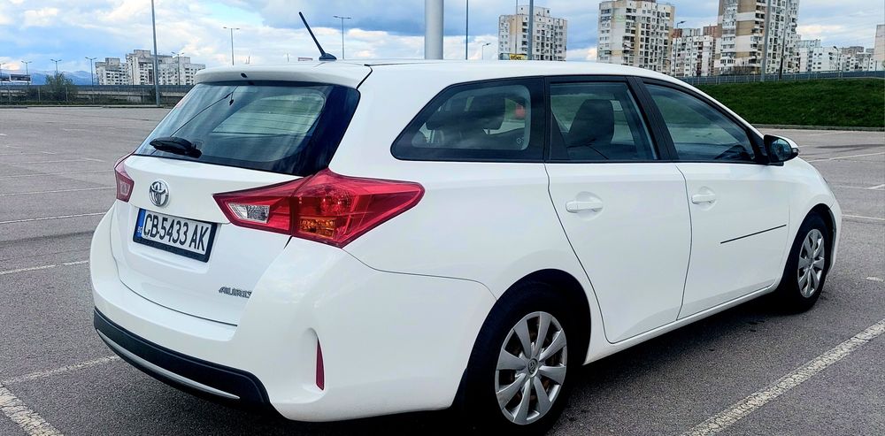 Продавам Тойота Аурис 1.4 d4d