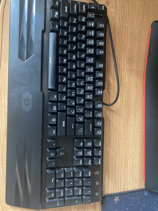 Продам механическую клавиатуру