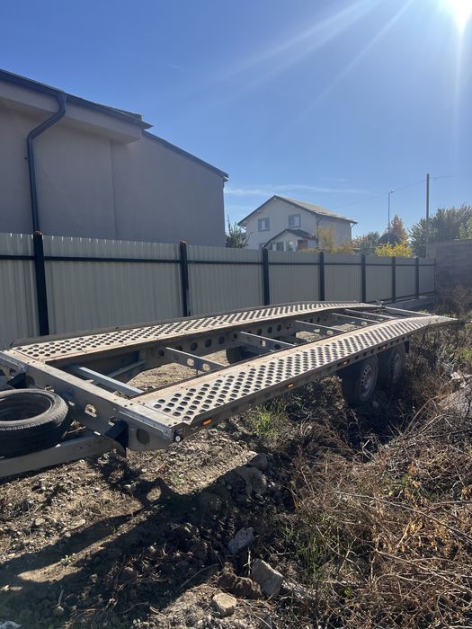 inchiriez platforme,remorci