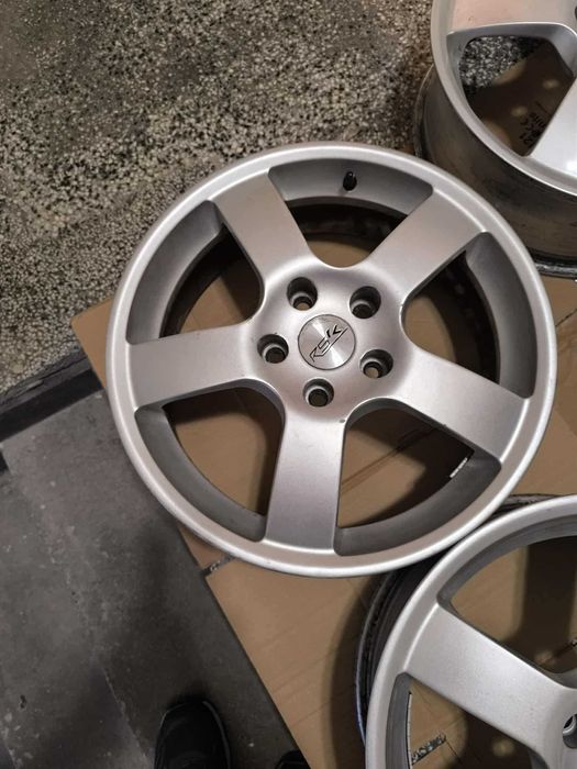 Джанти 17 цола 114.3х5 6.5J ЕТ50 централен отвор 64.1