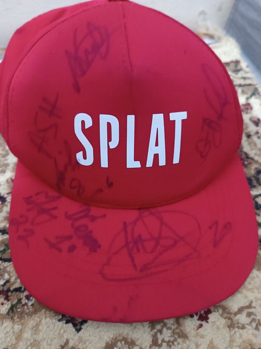 Продам кепку с подписями футболистов насаф.