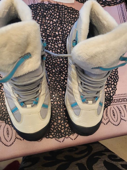 ghete waterproof ADIDAS  munte , adidas, de piele 100 ron bucata