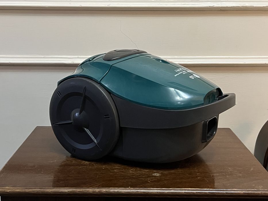 Пылесос LG V-C3038ND