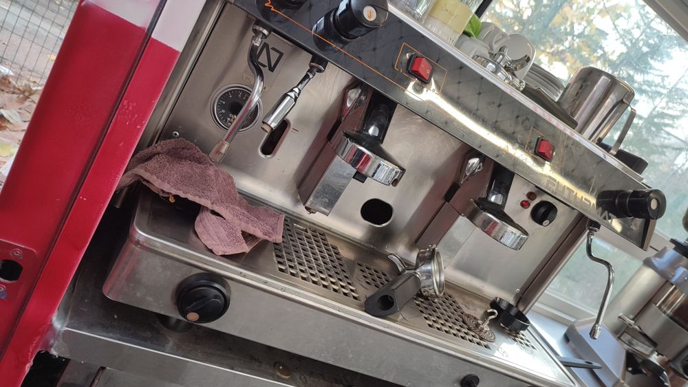 Бар / Заведение оборудване или закупуване на бизнес