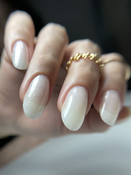 Маникюр  Нарвщивание ногтей