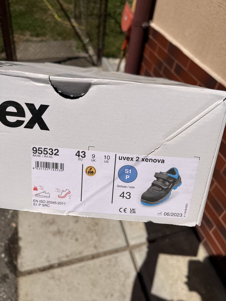 Pantofi de protecție UVEX, mărimea 43 — noi!