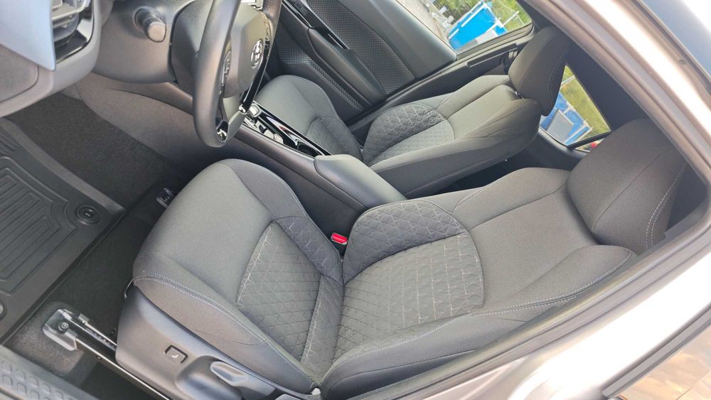 BATTERY LIFE450000km/Distronic/Следи Път и Знаци/Подгрев Toyota Ch-r