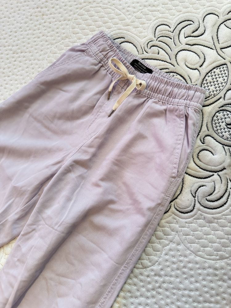 Pantaloni Bershka noi