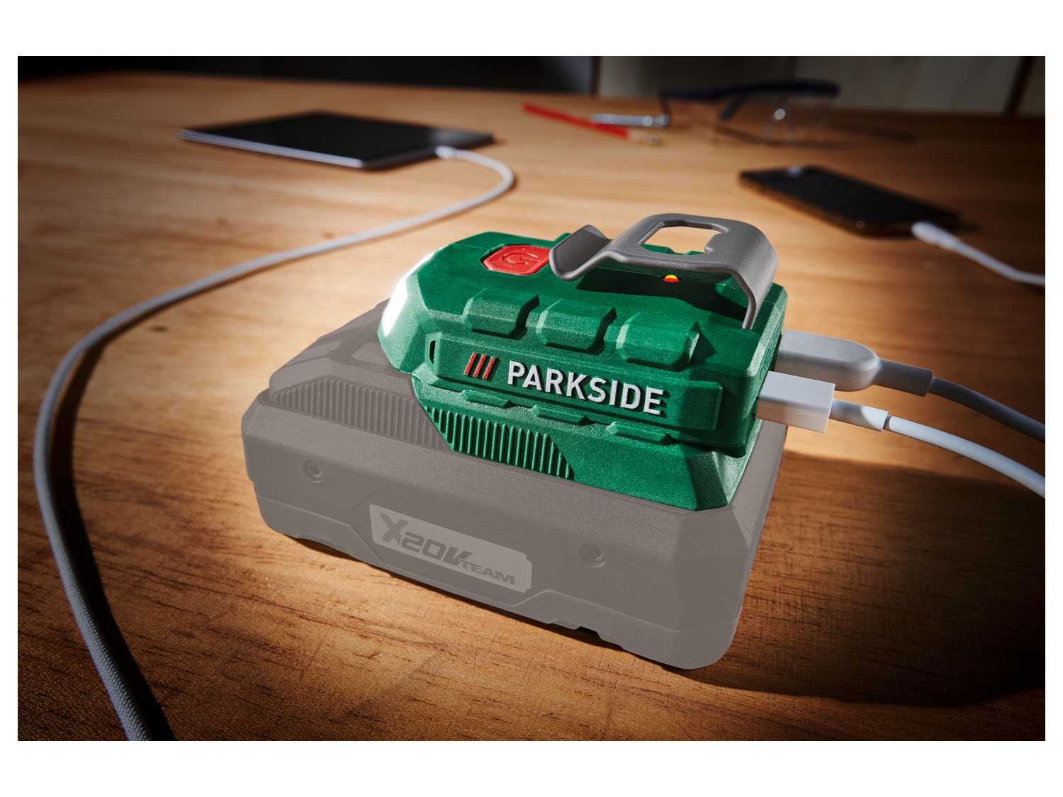 Adaptor baterie PARKSIDE 20 V PAA 20-Li B2 cu lumină LED, fără baterie