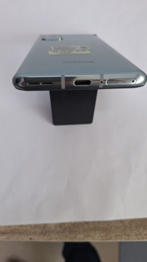 OnePlus 8t  в отличном состоянии