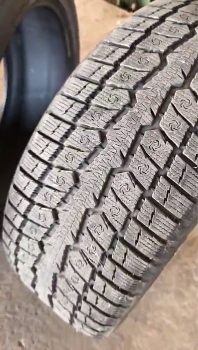 Зимни гуми 285/45/22 дот 23