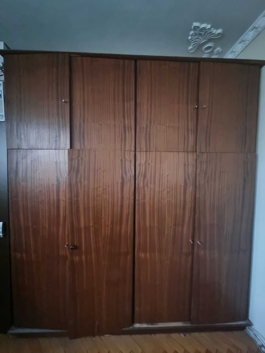 Четирикрилен гардероб