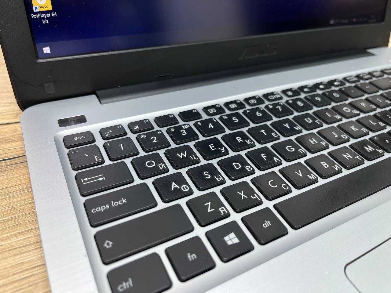 ASUS X556 Core i5*ОЗУ 12*SSD 256*HDD 1tb GeForce 940MX-2gb