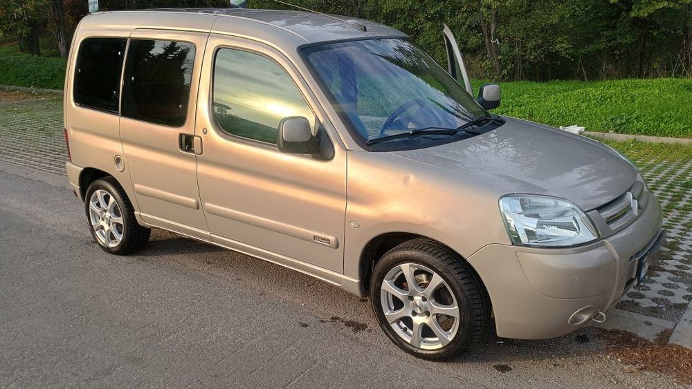 Ситроен Берлинго 1.4i. бензин-газ