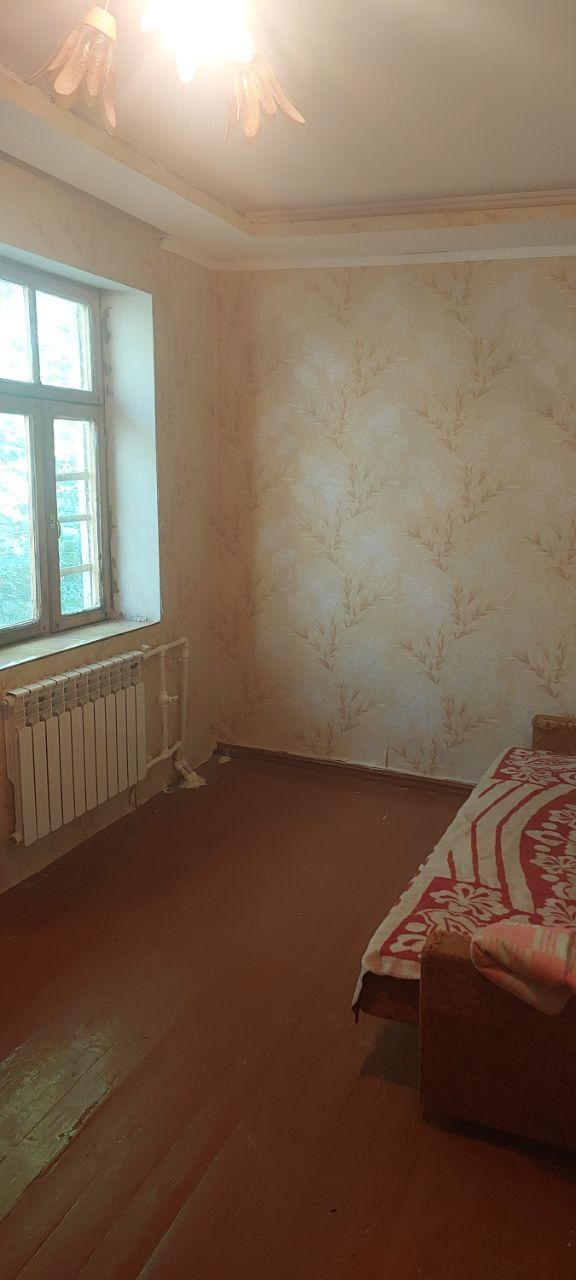 Продаётся двухкомнатная квартира на октябре