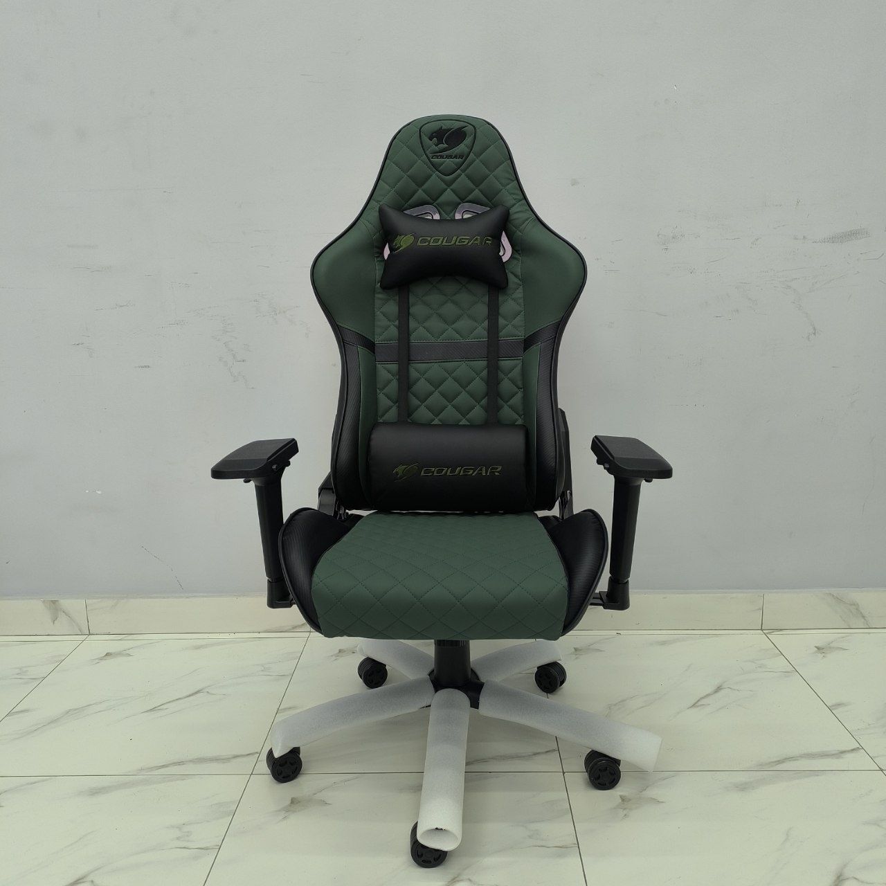 Игровое кресло Геймерское кресло модель Cougar green