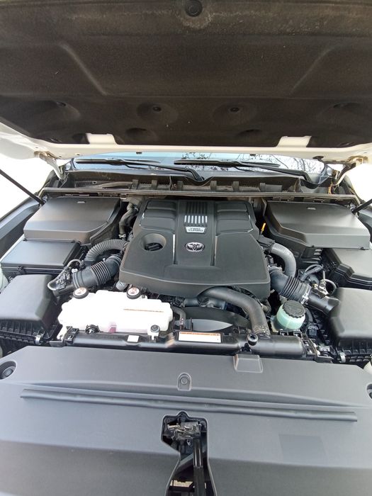 Продается Land Cruiser 300 ZFX Z1.