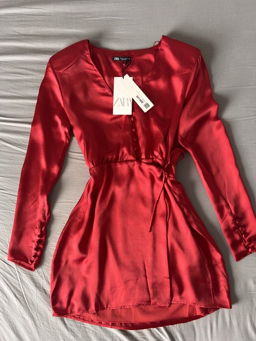 Rochie satinata Zara, noua
