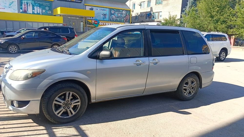 Мазда мпв 3л 2004г