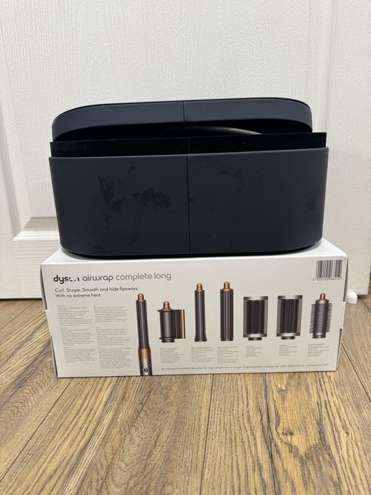 Dyson airwrap complete long  curl shape smooth and hide flyaways