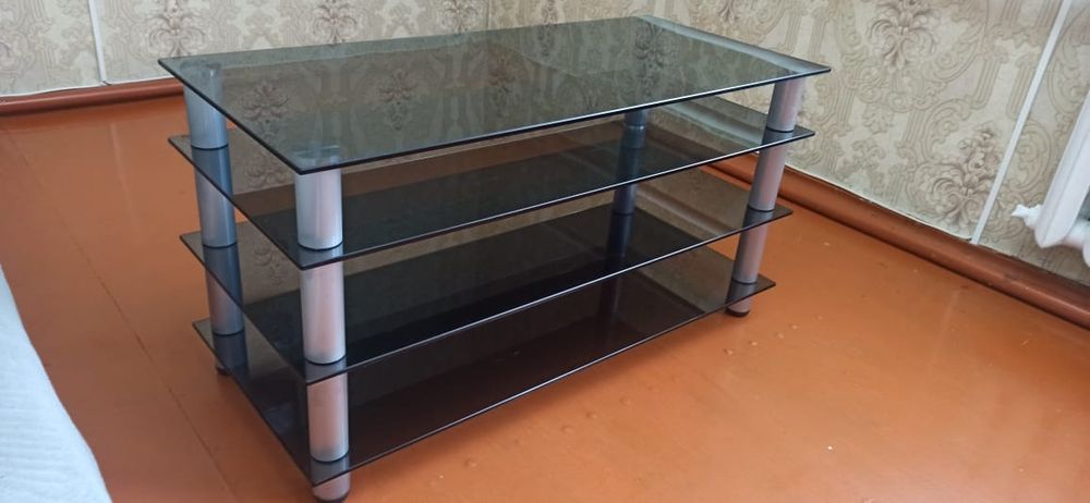 Продам столик под телевизор
