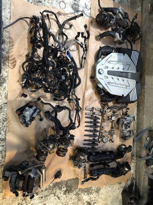 Anexe motor bmw 750i V8 N63b44 clapeta galerie admisie instalatie electrica turbina turbosuflantă turbine capac motor pompa benzină senzori vacuum