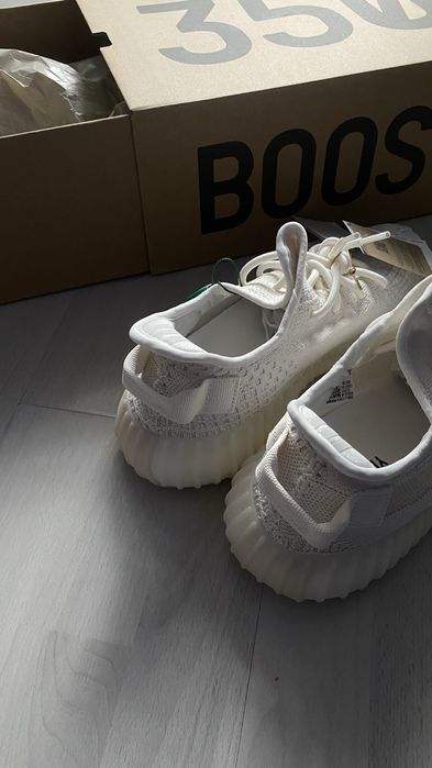 Yeezy 350 v2 Bone ORIGINALI