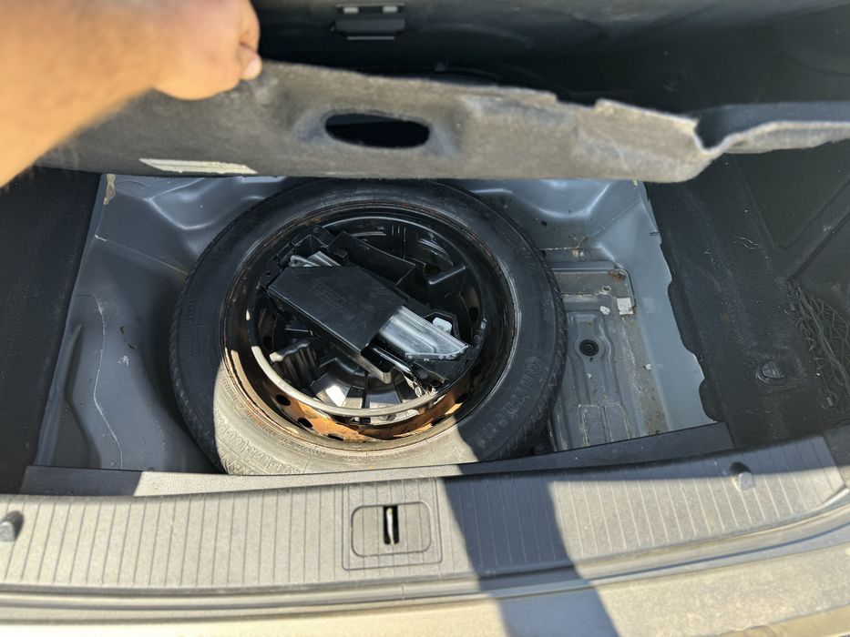 Dezmembrez Mercedes E220 W212