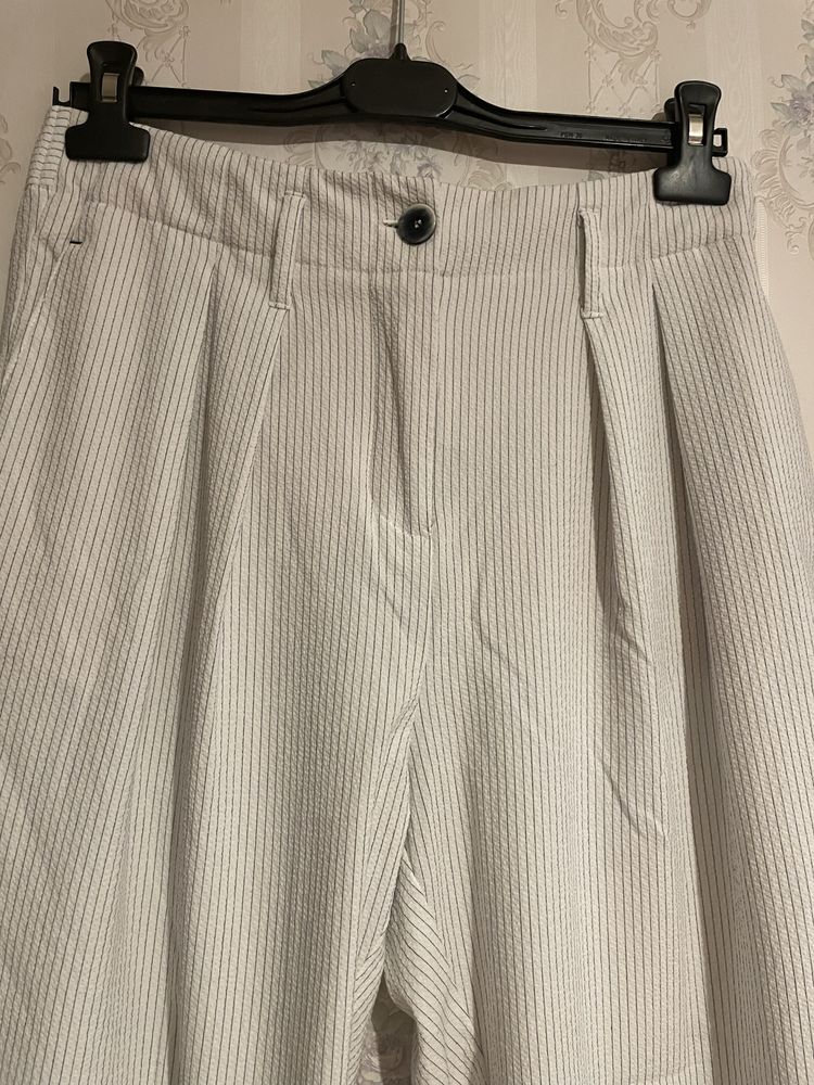 Pantaloni Mango dungi