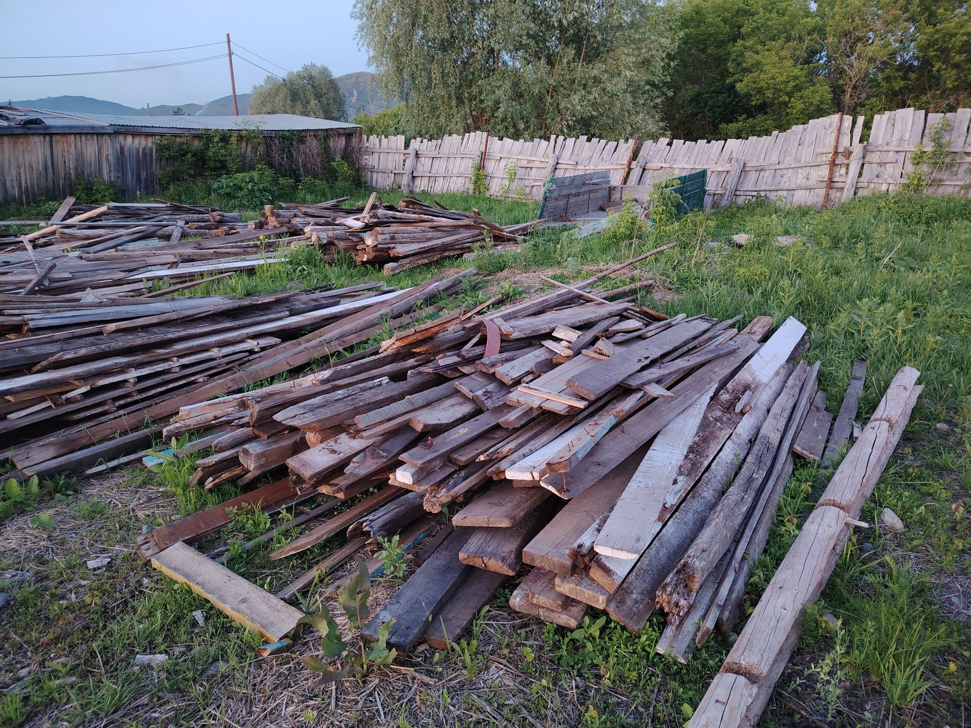 Продам на дрова разобранное строение