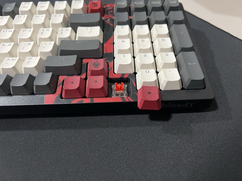 Продам механическую клавиатуру Bloody s98